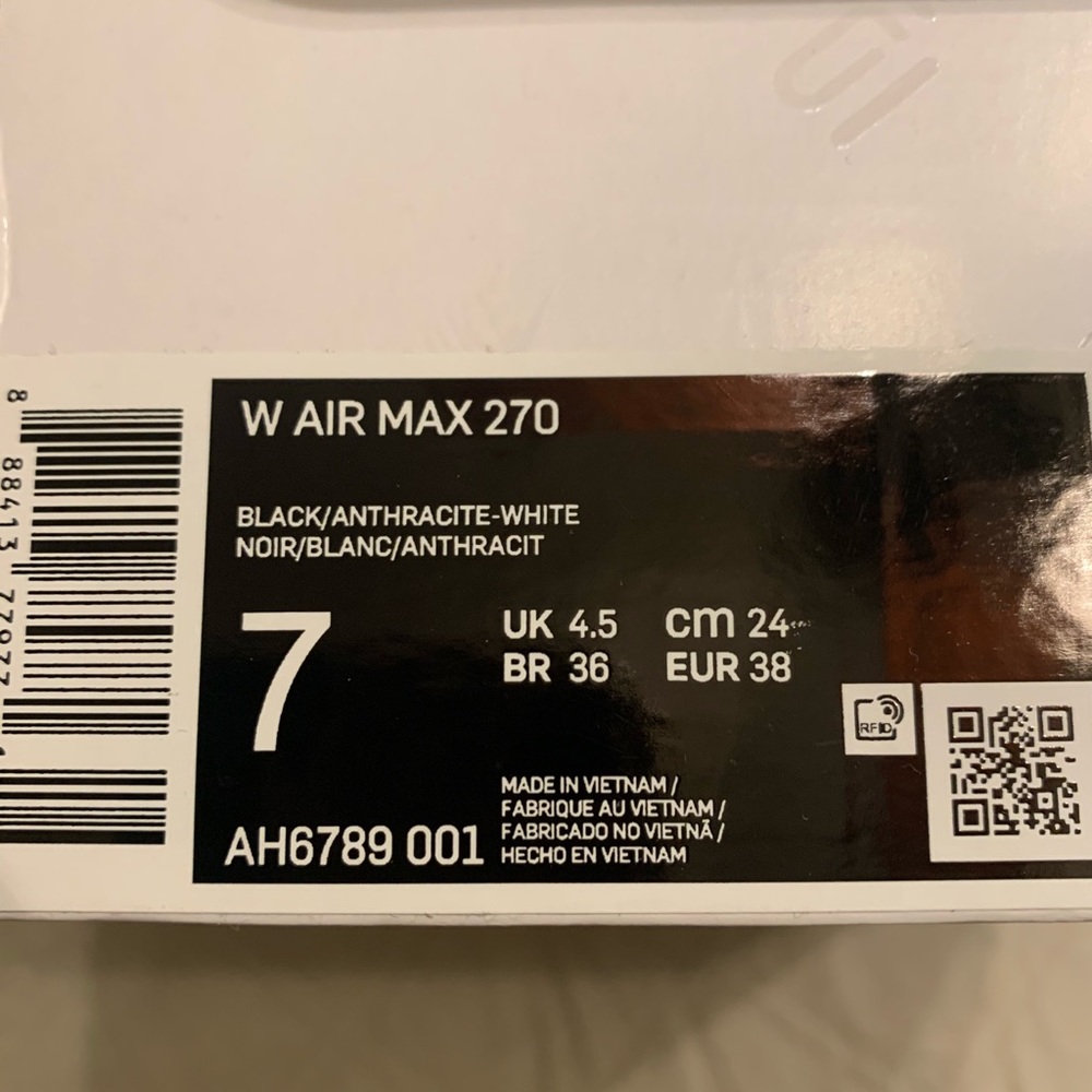 Black AirMax 270